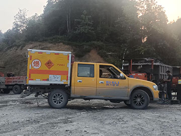 廣西1噸無軌防爆器材運輸車